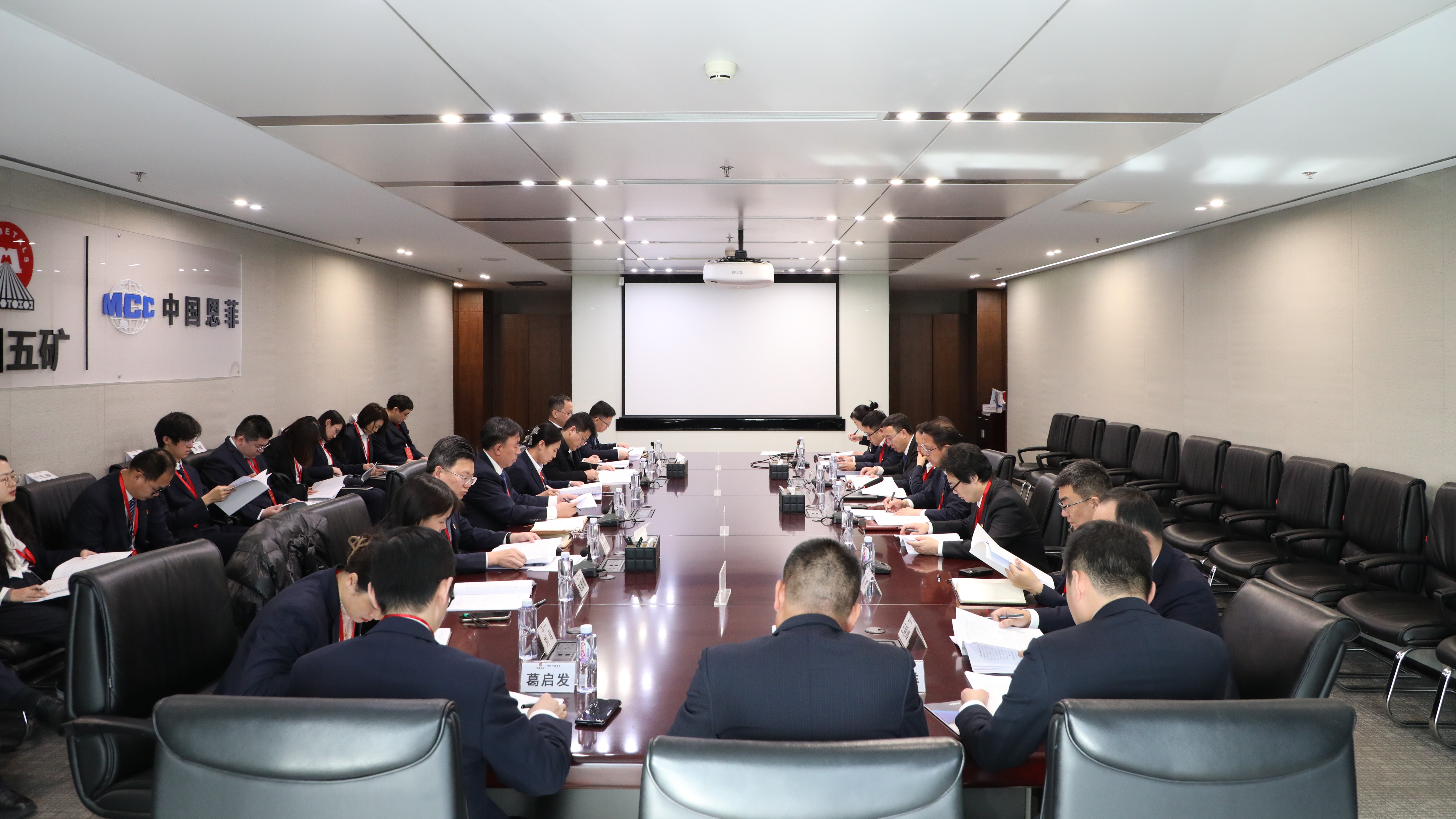 维多利亚老品牌vic(集团)官方网站